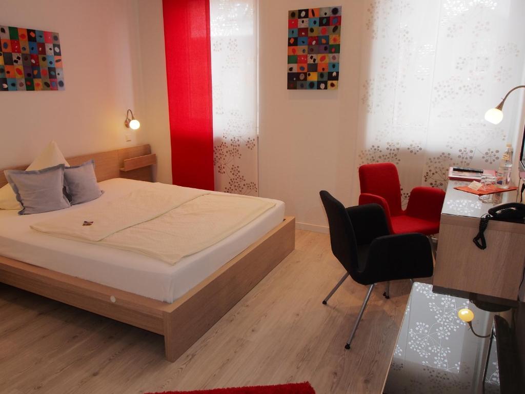 Hotel Barbarossa Karlsruhe Stadtmitte Room photo