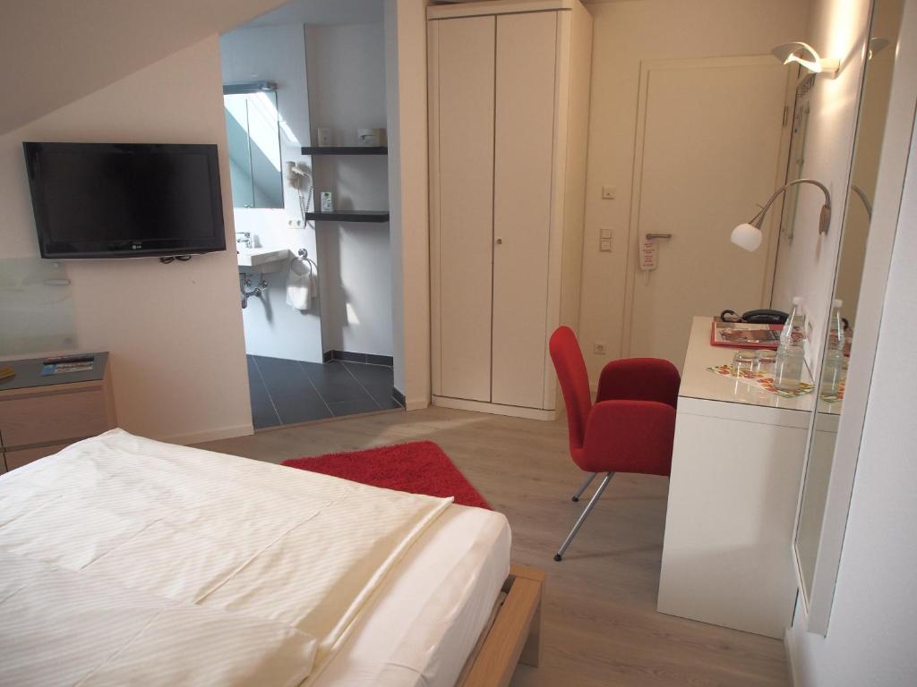 Hotel Barbarossa Karlsruhe Stadtmitte Room photo